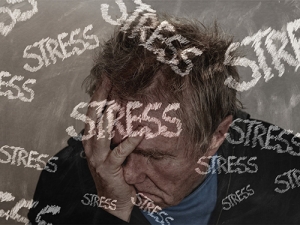 Nitrosatier Stress und Mikronährstoffmangel verursacht Migräne